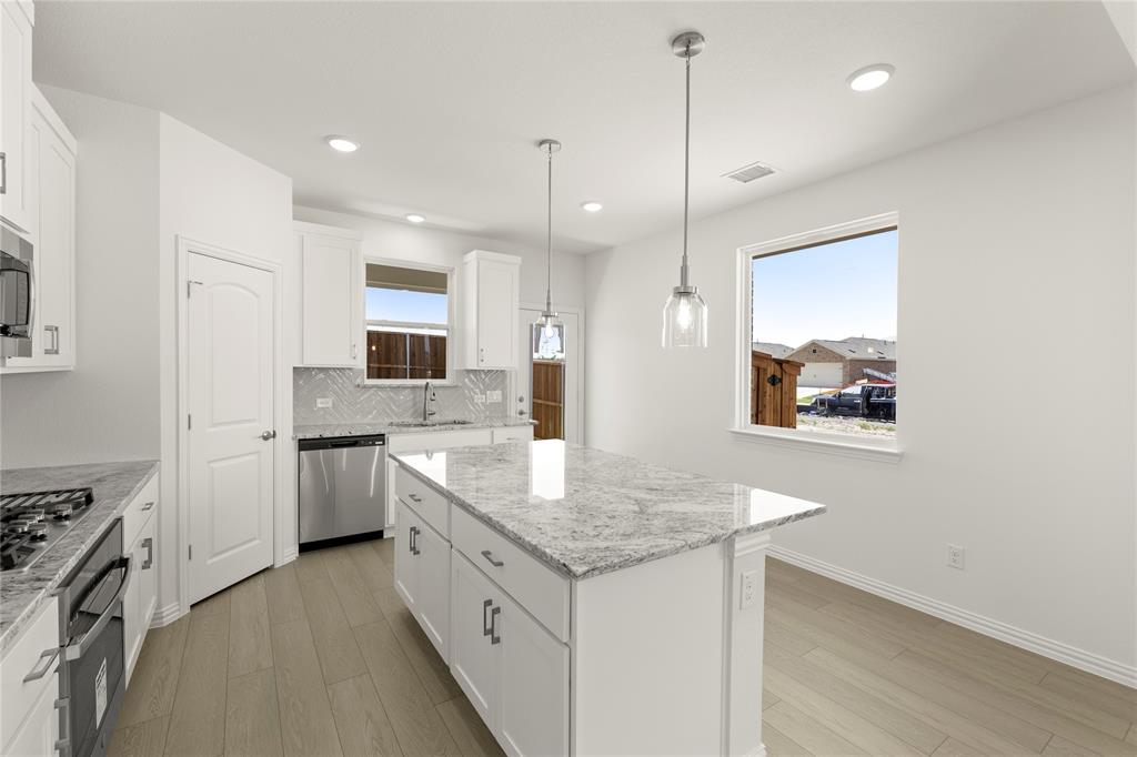 1917 Flaxen Drive Property Photo 5