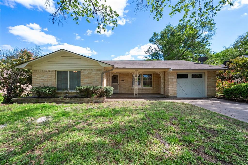 2903 College Circle Property Photo 1