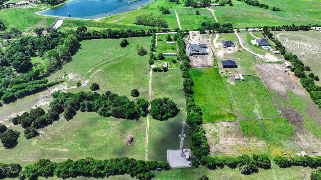 3291 Plainview Road Property Photo 1