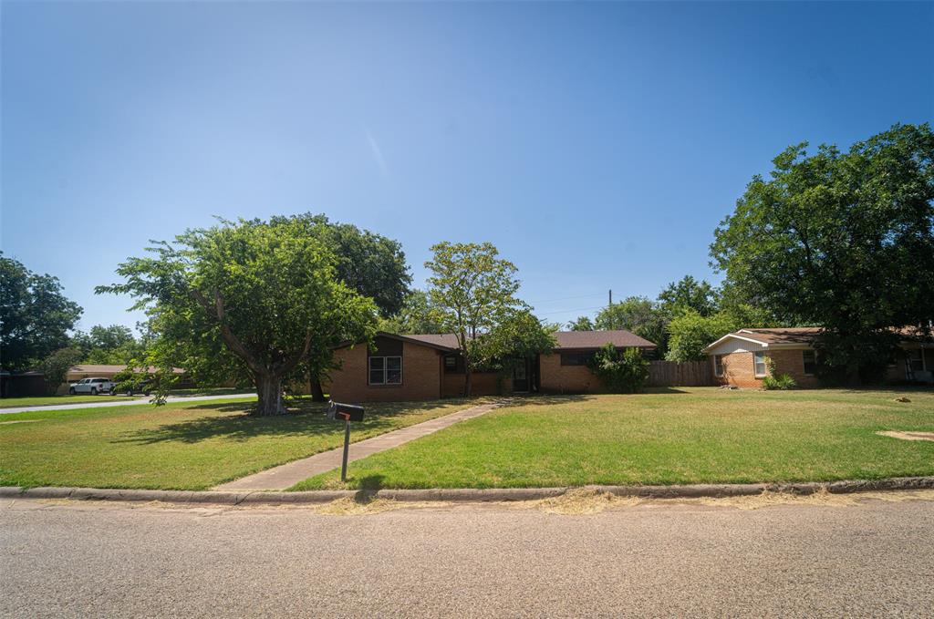 3301 Green Acres Road Property Photo 1