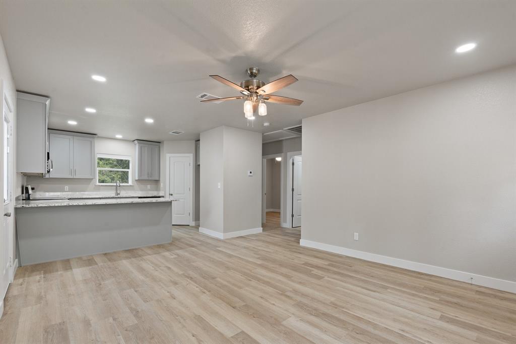 62 Live Oak Street Property Photo 5
