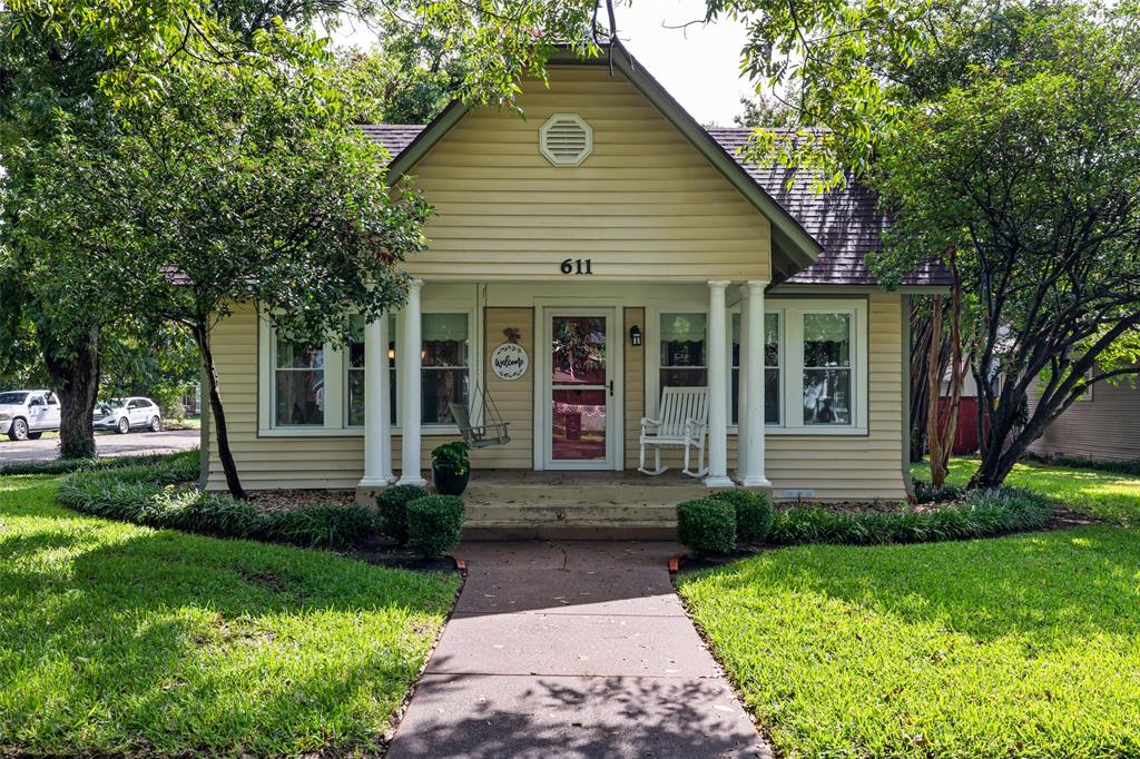 611 Forrest Avenue Property Photo 1