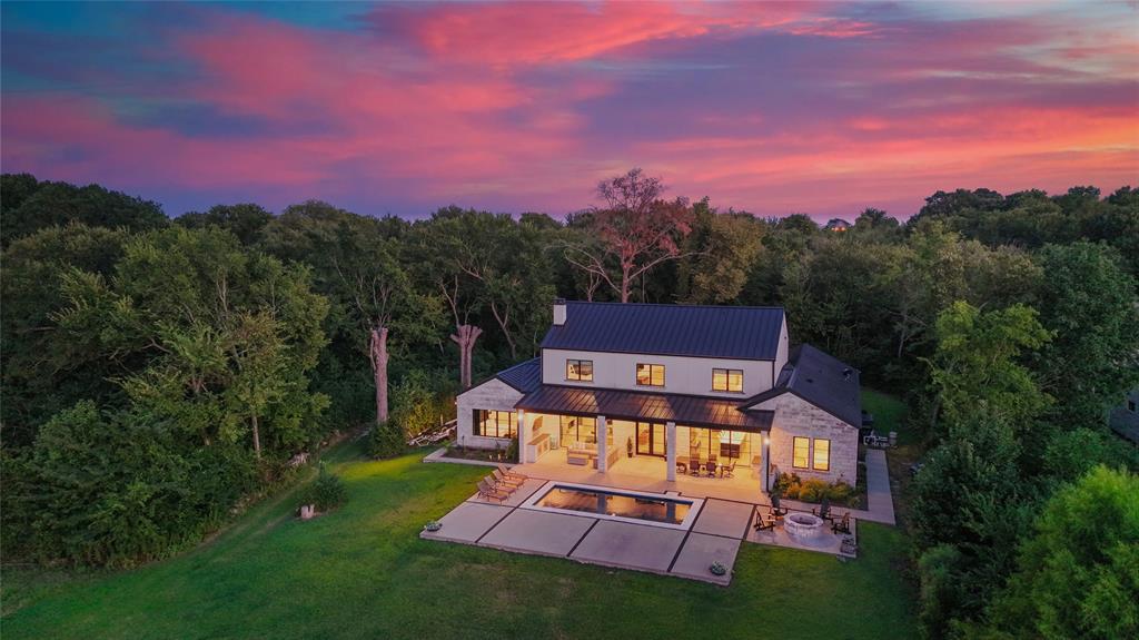 111 Sun Valley Property Photo 1