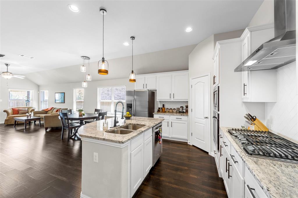 7600 W Fork Lane Property Photo 2