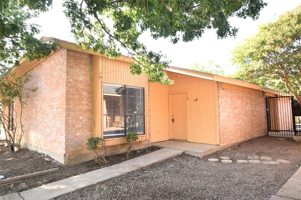 115 W Timberview Lane