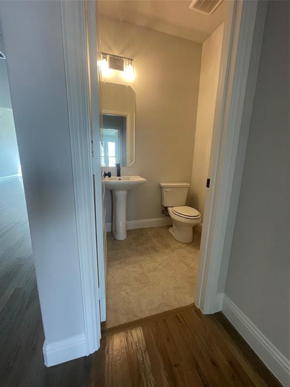 6105 Rodin Property Photo 8