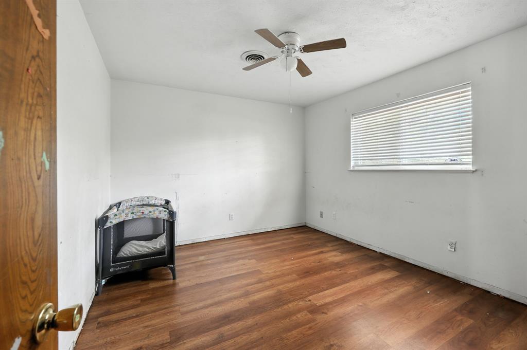 2304 Royal Acres Drive Property Photo 16