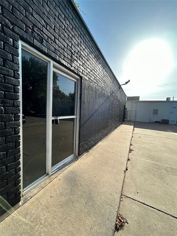306 S Bowen Road Property Photo 1