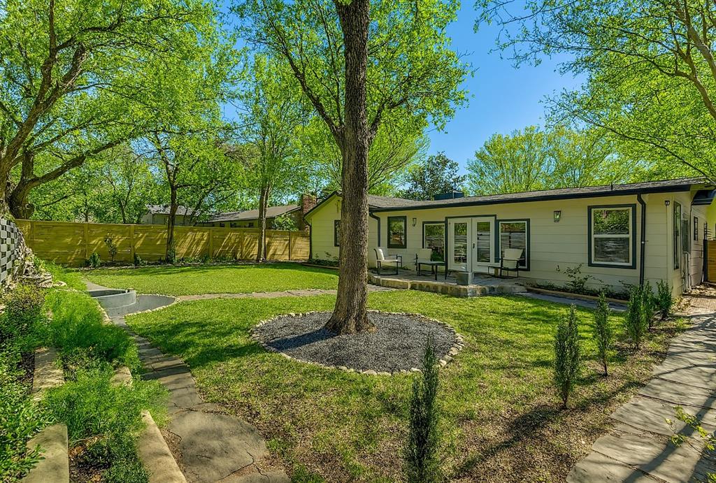 7002 Whispering Oaks Drive Property Photo 29