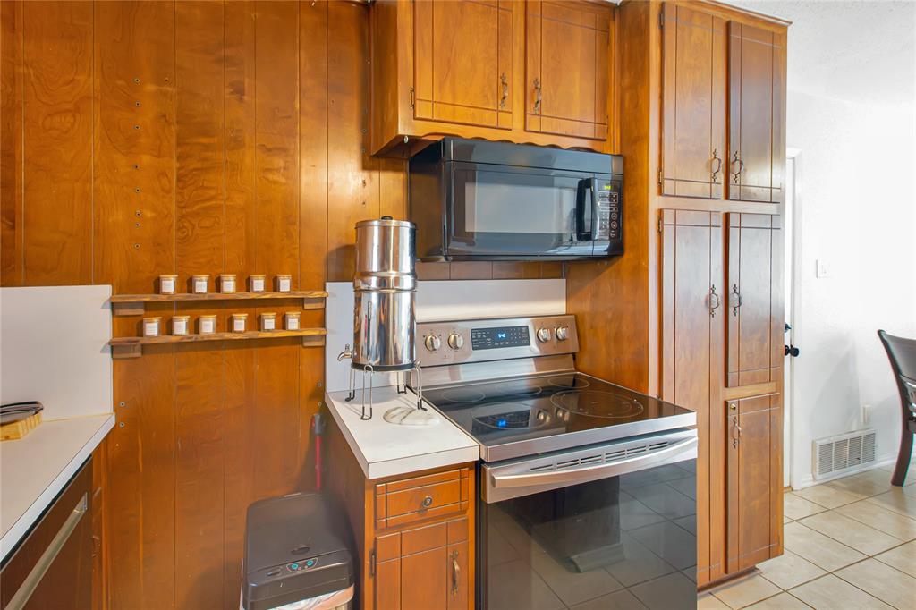 853 Royal Terrace Property Photo 7