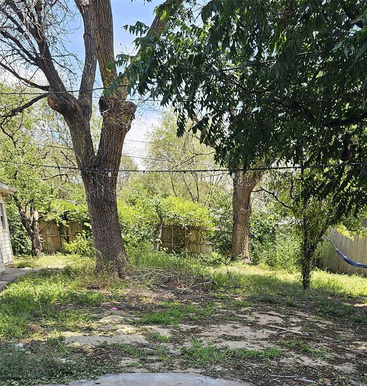 2215 Locust Street Property Photo 6