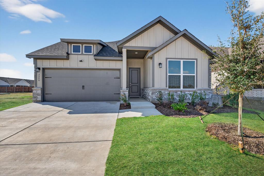 2220 Trailside Drive Property Photo 1