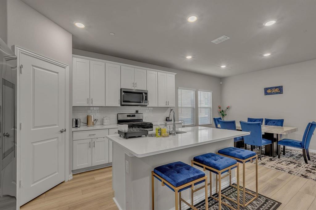 201 Olympus Street Property Photo 8