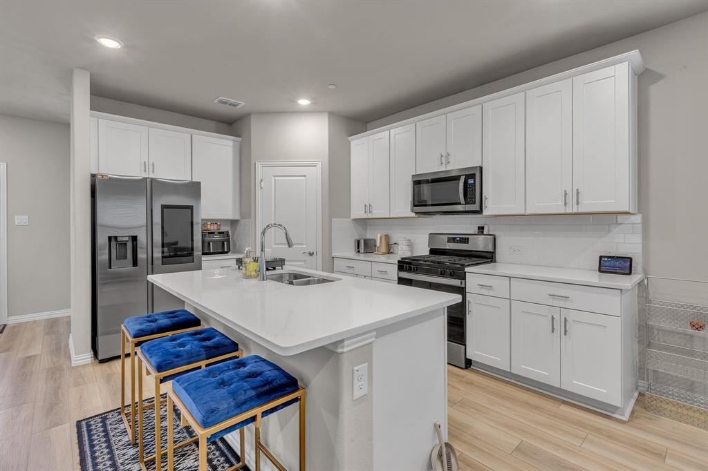 201 Olympus Street Property Photo 9