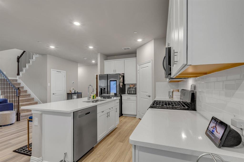 201 Olympus Street Property Photo 10