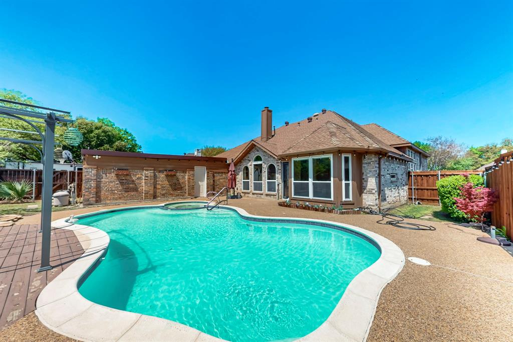 622 Meadowcrest Drive Property Photo 1