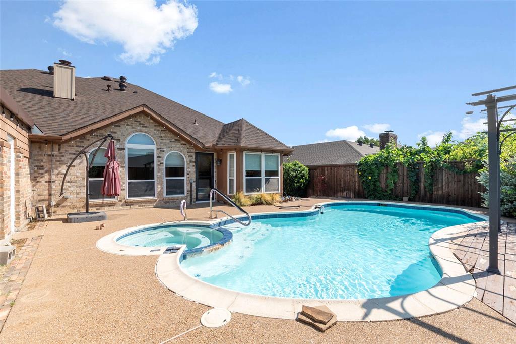 622 Meadowcrest Drive Property Photo 1