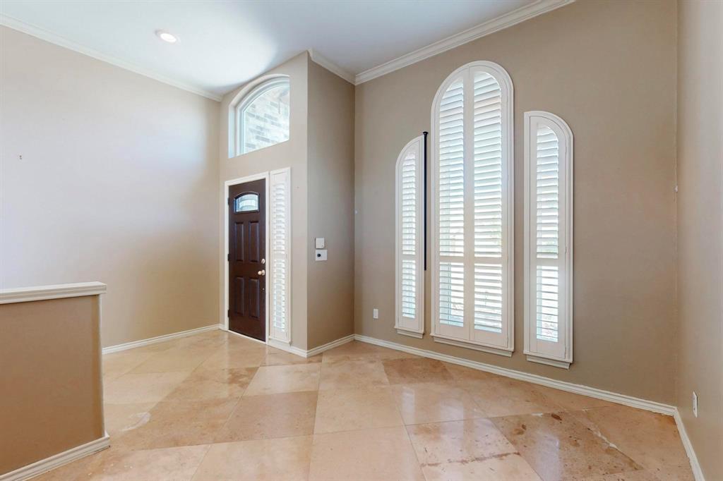 622 Meadowcrest Drive Property Photo 4