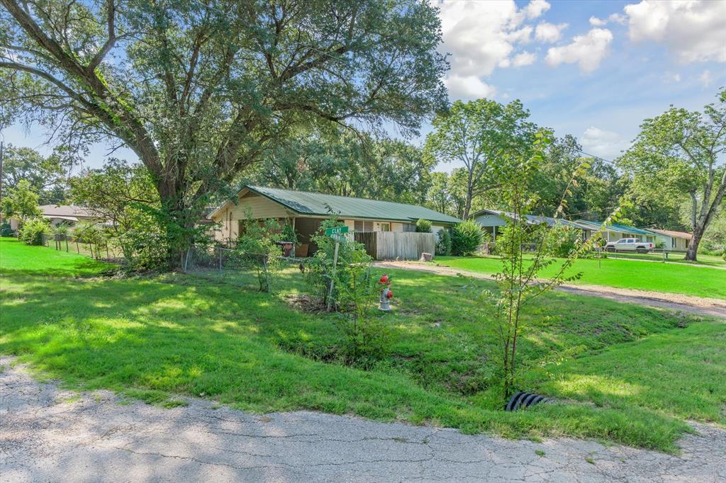 1102 Clay Street Property Photo 1