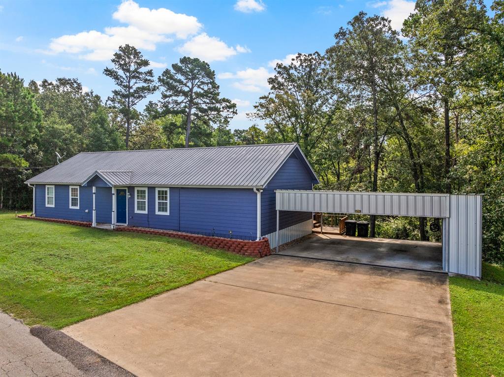 509 County Road 1309 Property Photo 3
