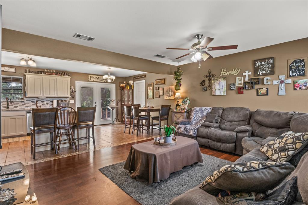 509 County Road 1309 Property Photo 4
