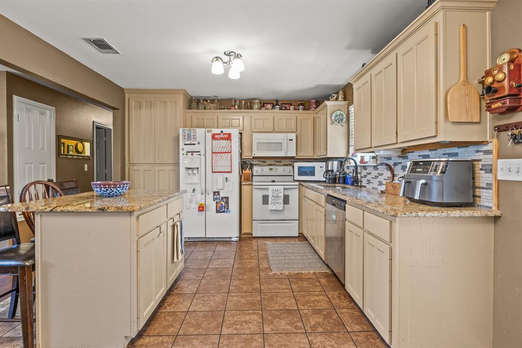 509 County Road 1309 Property Photo 10
