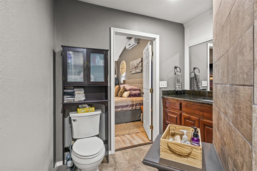 509 County Road 1309 Property Photo 17