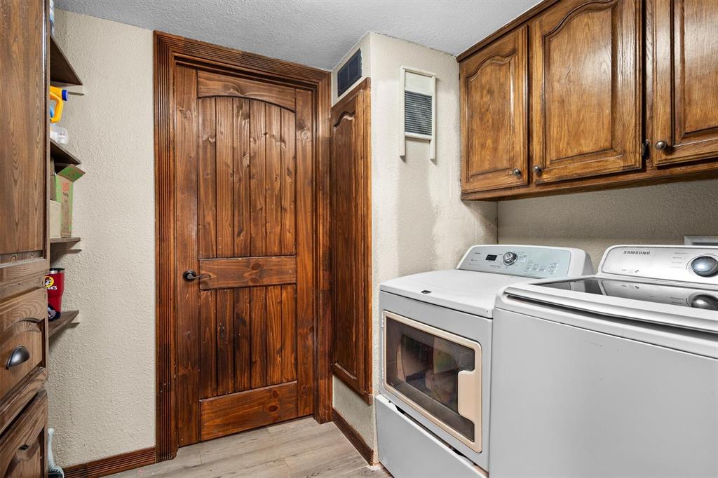 801 E Main Street Property Photo 14