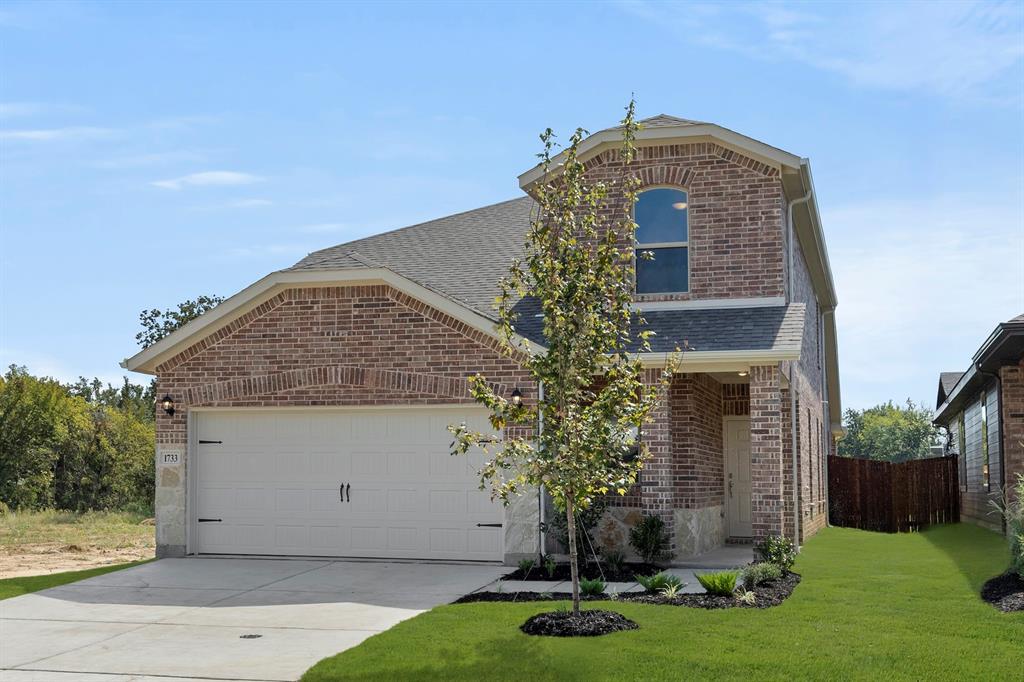 1733 Meadow Crest Drive Property Photo 3