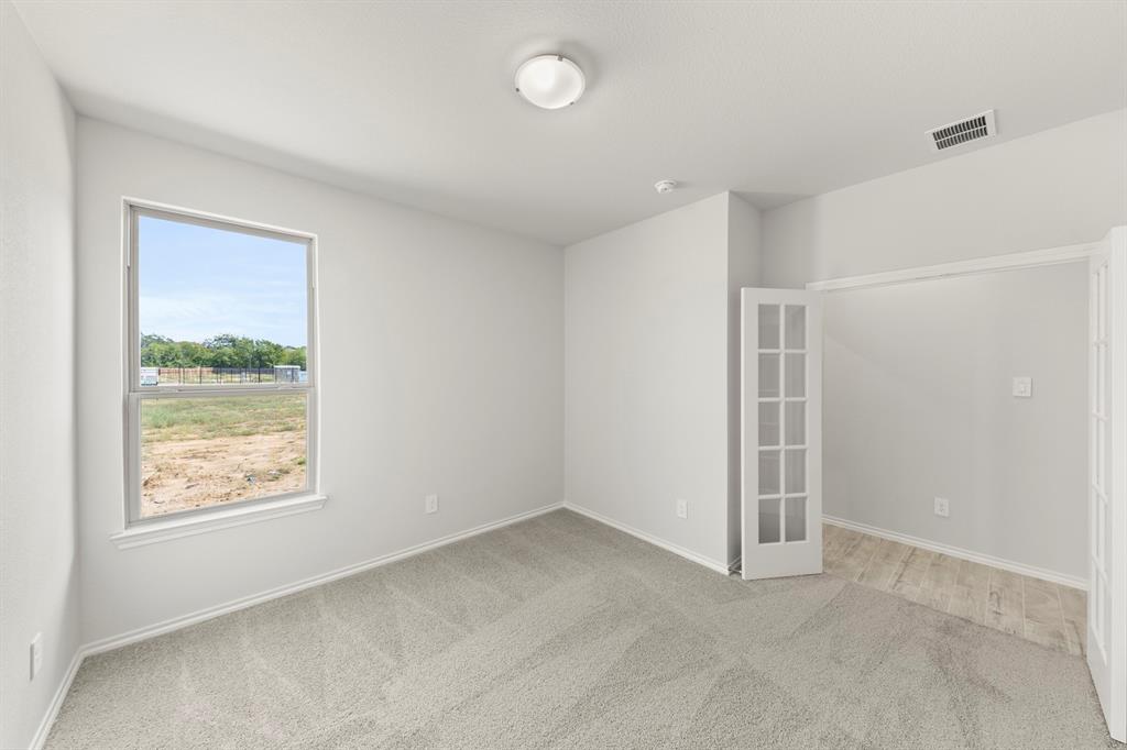 1733 Meadow Crest Drive Property Photo 10