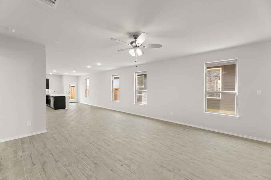 1733 Meadow Crest Drive Property Photo 11