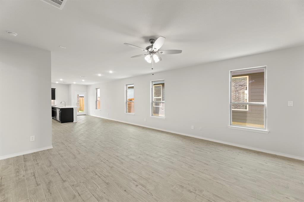 1733 Meadow Crest Drive Property Photo 13
