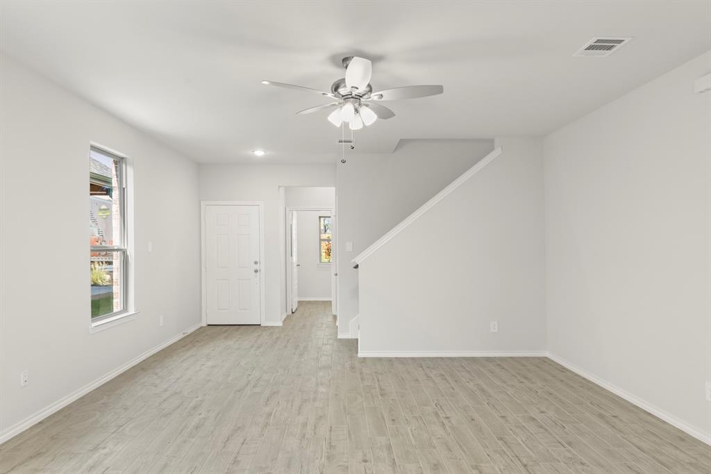 1733 Meadow Crest Drive Property Photo 14