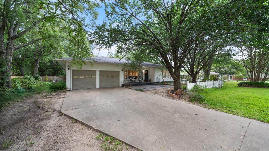 518 W Kansas Street Property Photo 2