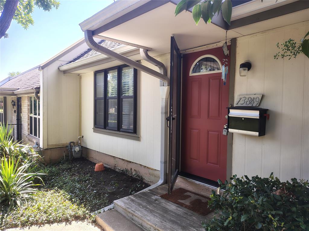 13849 Leinsper Green Street Property Photo 2