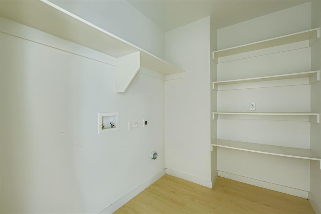 304 Thomas Street Property Photo 6