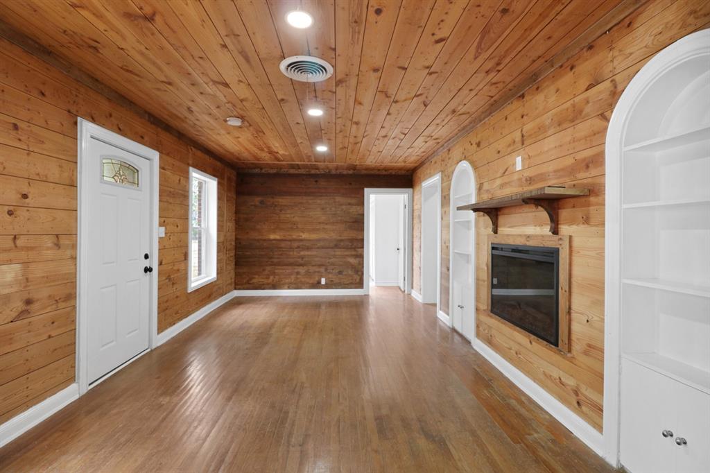 108 Miami Street Property Photo 3