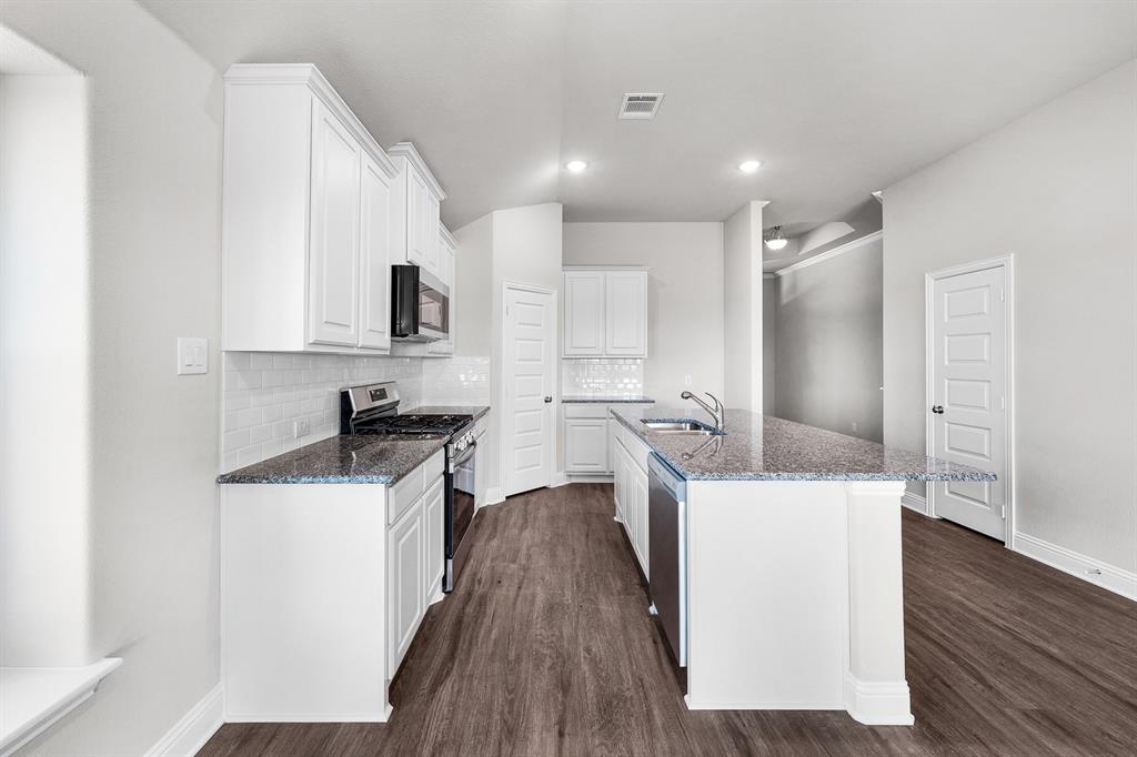 3812 Arrowchop Drive Property Photo 8
