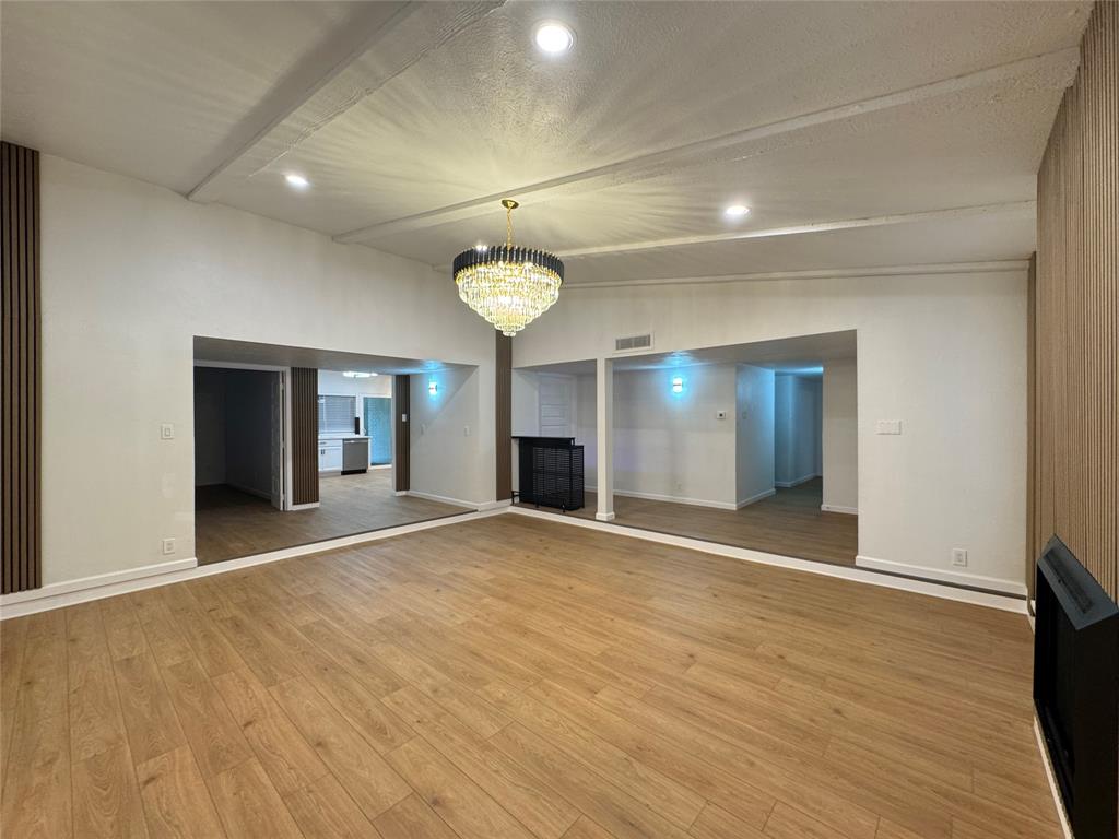 2914 Sweet Gum Street Property Photo 3