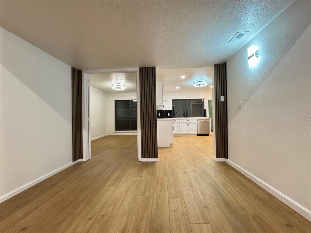 2914 Sweet Gum Street Property Photo 5