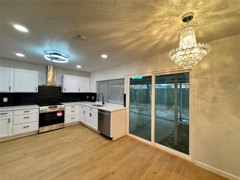 2914 Sweet Gum Street Property Photo 6