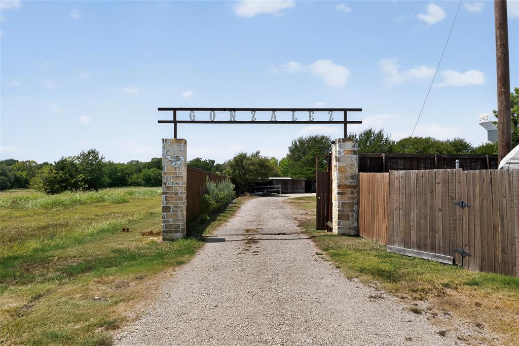 940 Rowlett Road Property Photo