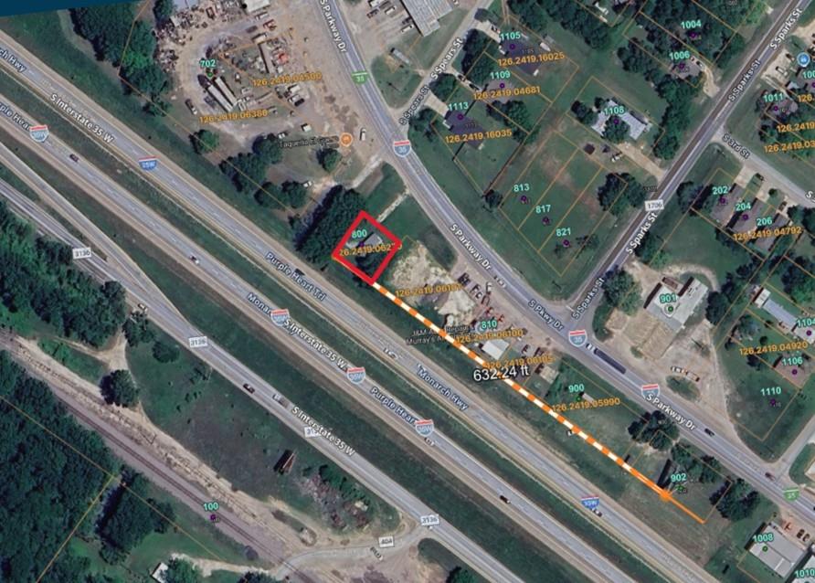 800 S Parkway Drive Property Photo 5