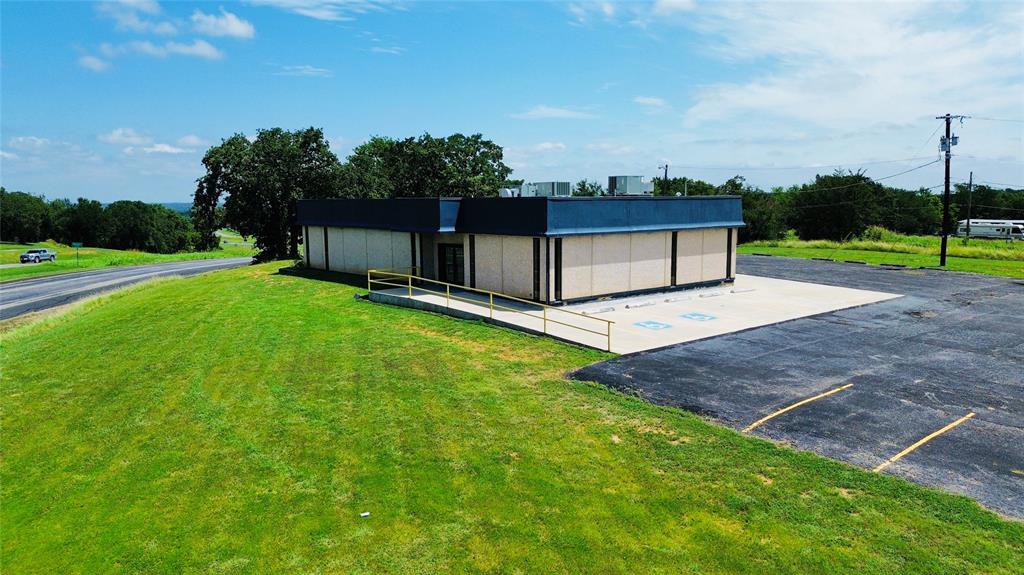 1020 N Us Highway 69 Property Photo 18