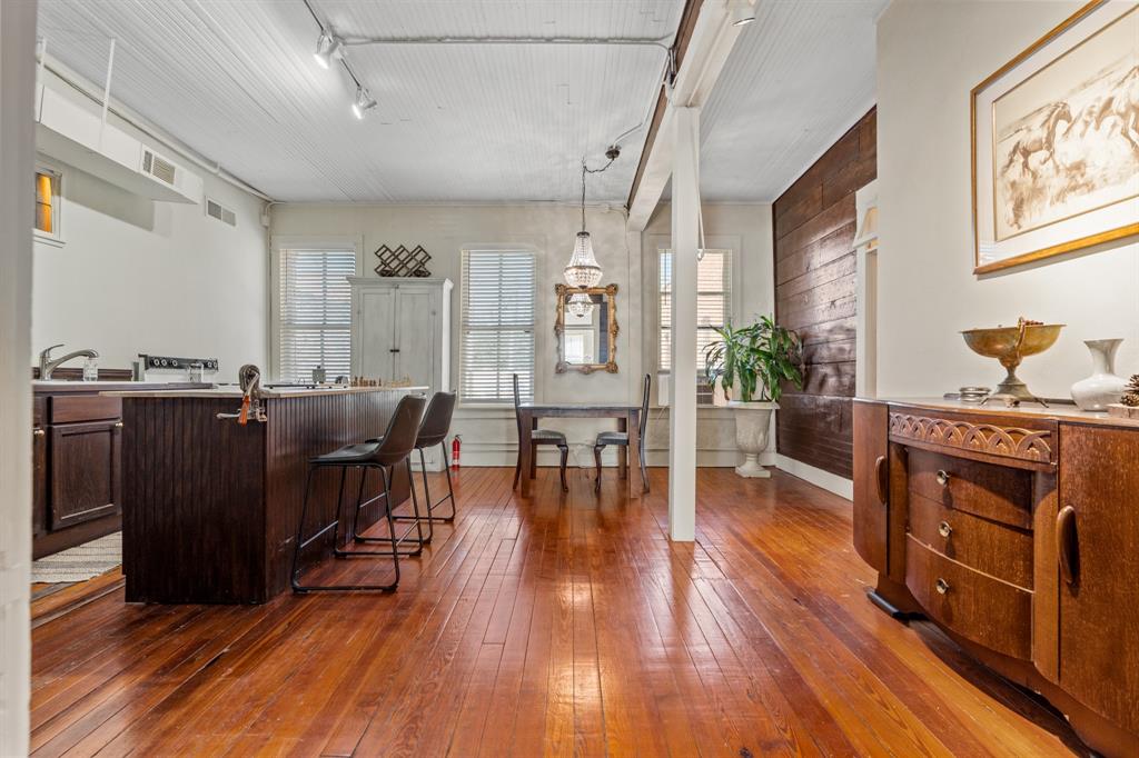 114 N Avenue D Property Photo 27