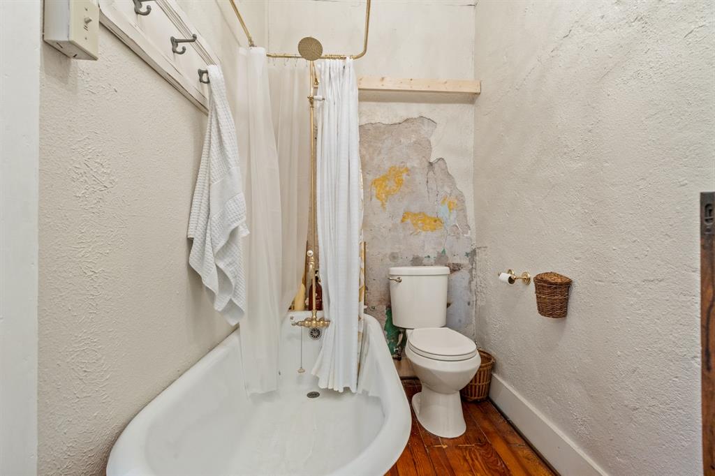 114 N Avenue D Property Photo 33