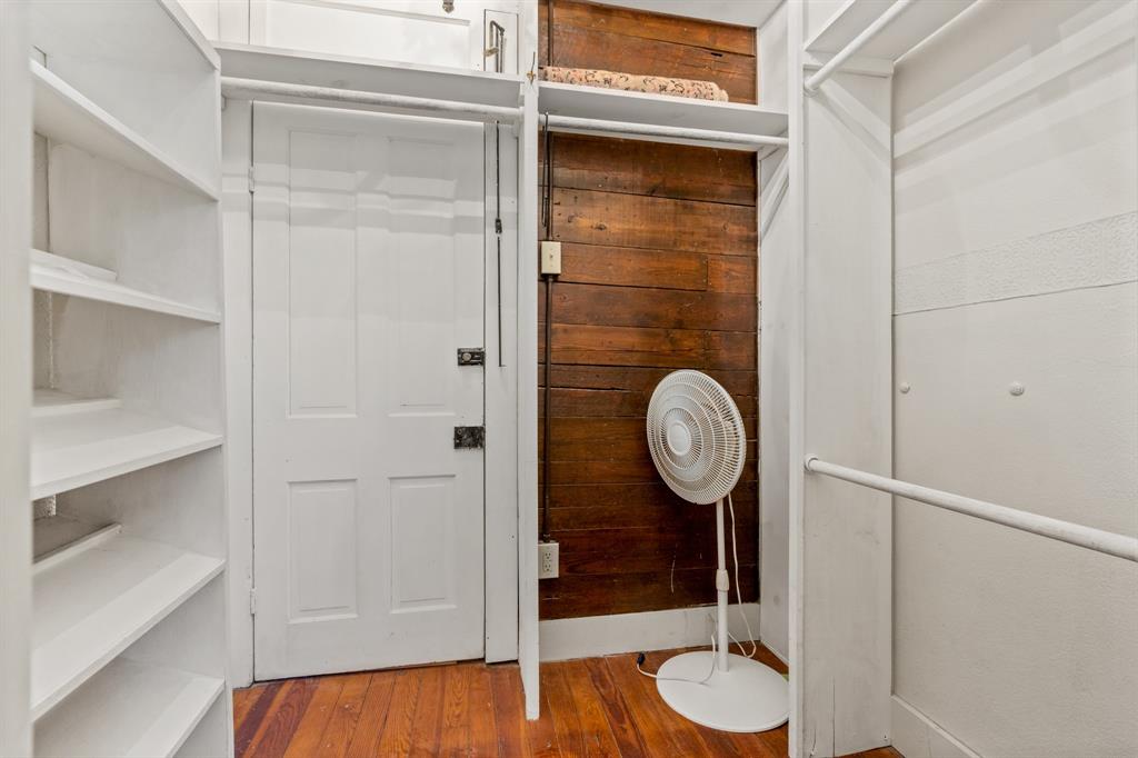 114 N Avenue D Property Photo 34