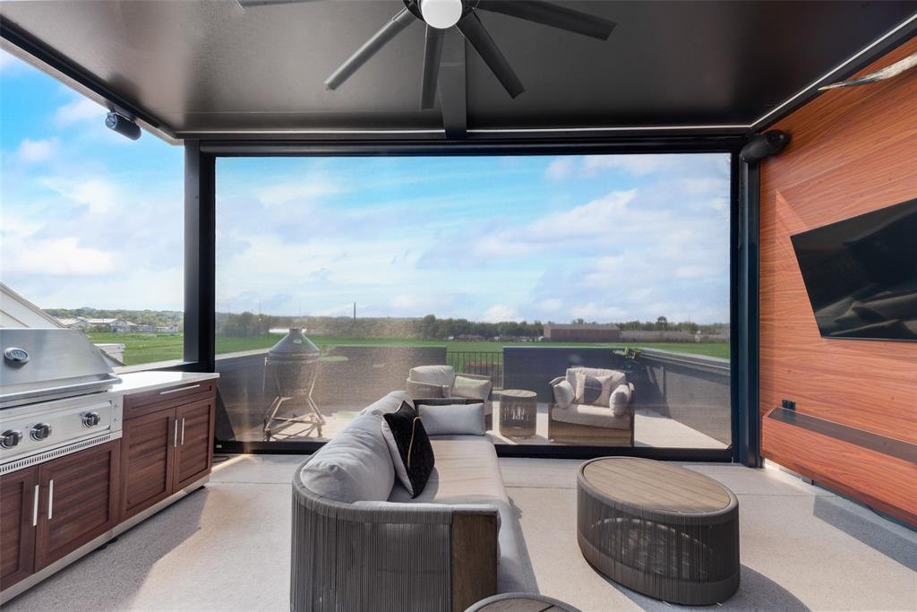 2651 Carmelita Street Property Photo 2