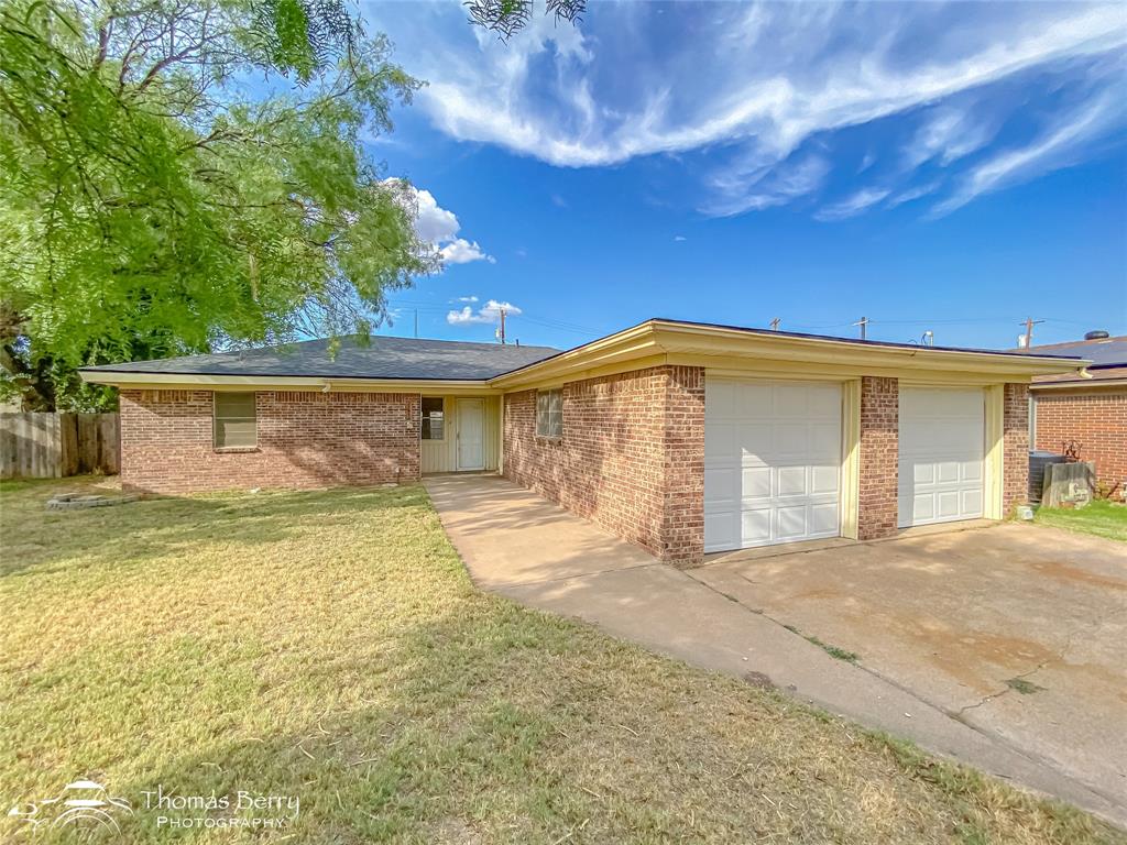 2810 Robertson Drive Property Photo 1