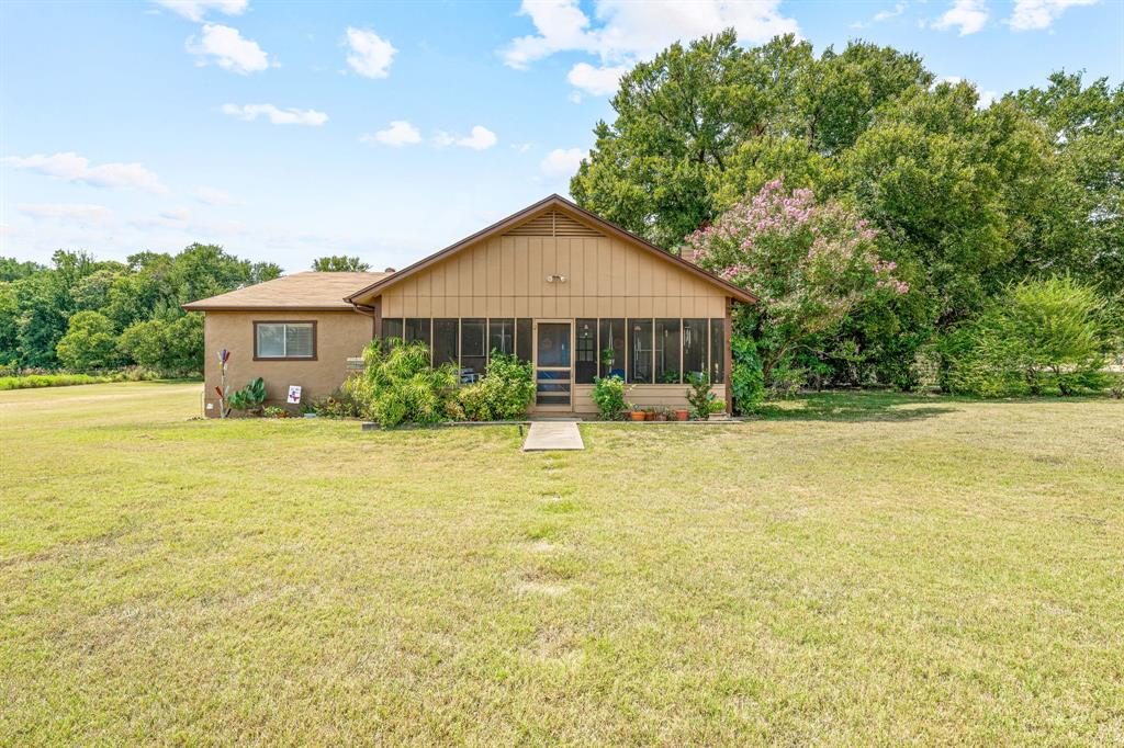 15061 Highway 6 Property Photo 2